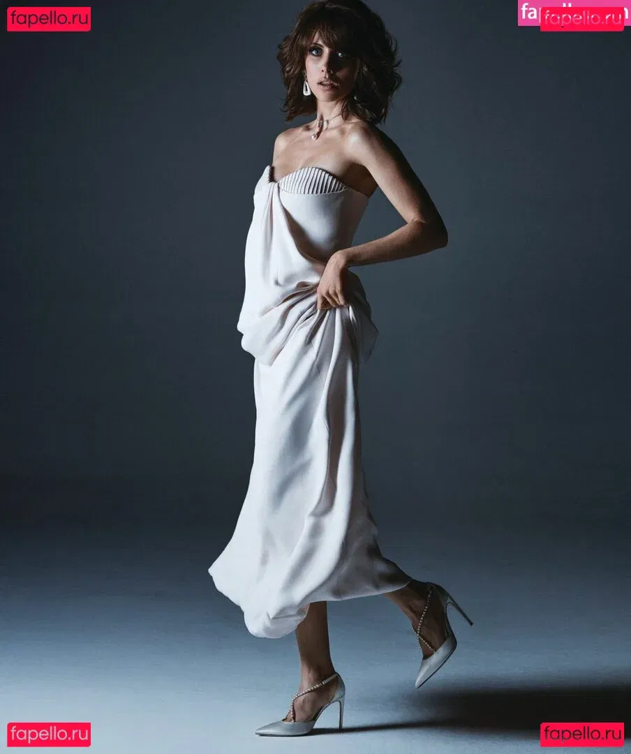 Alison Brie Onlyfans Photo Gallery 