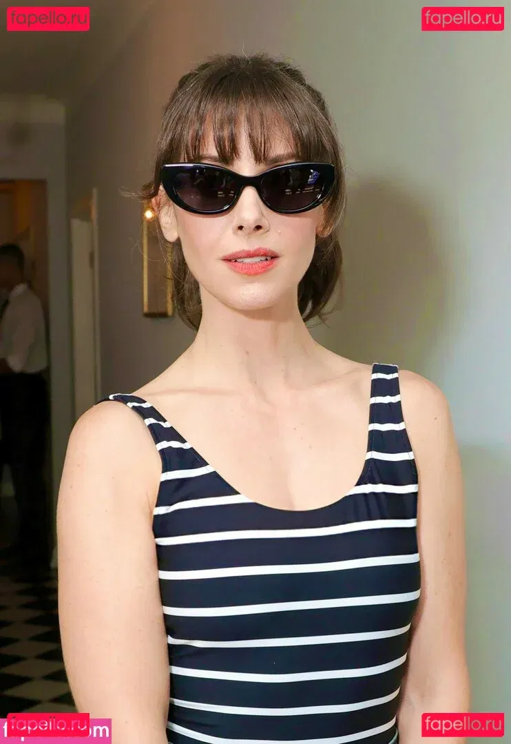 Alison Brie Onlyfans Photo Gallery 