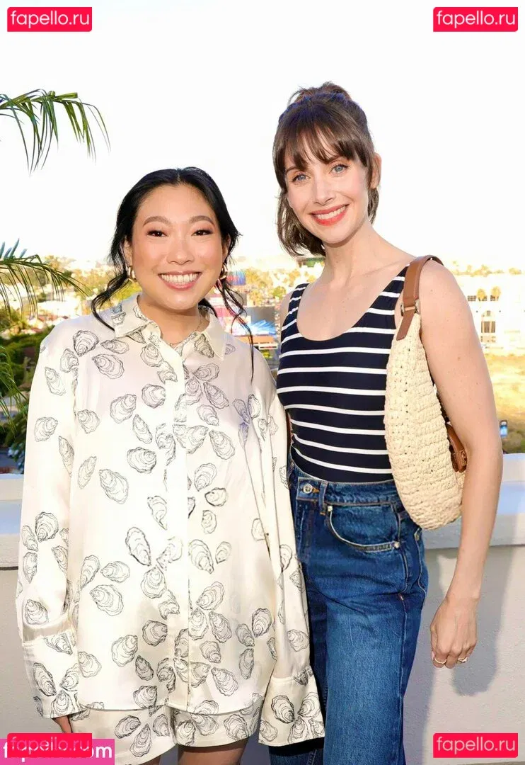 Alison Brie Onlyfans Photo Gallery 