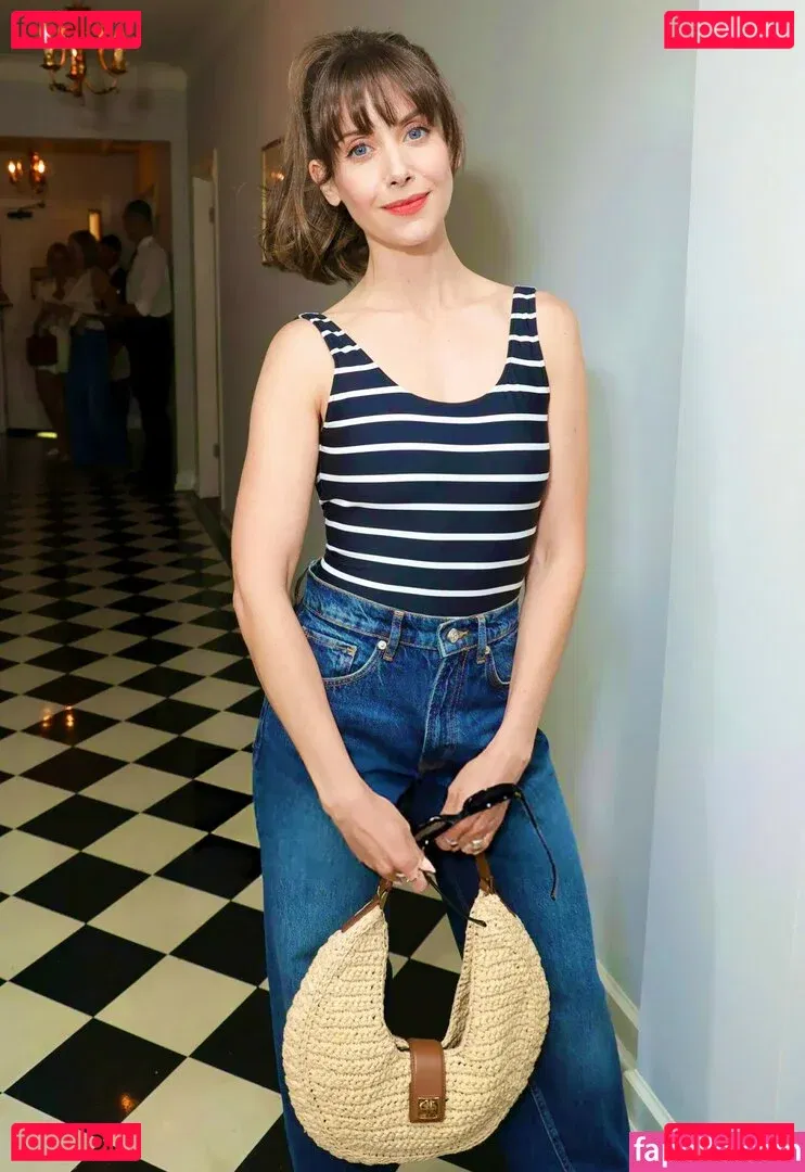 Alison Brie Onlyfans Photo Gallery 