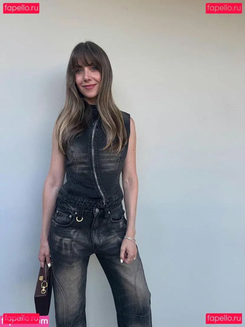 Alison Brie Onlyfans Photo Gallery 