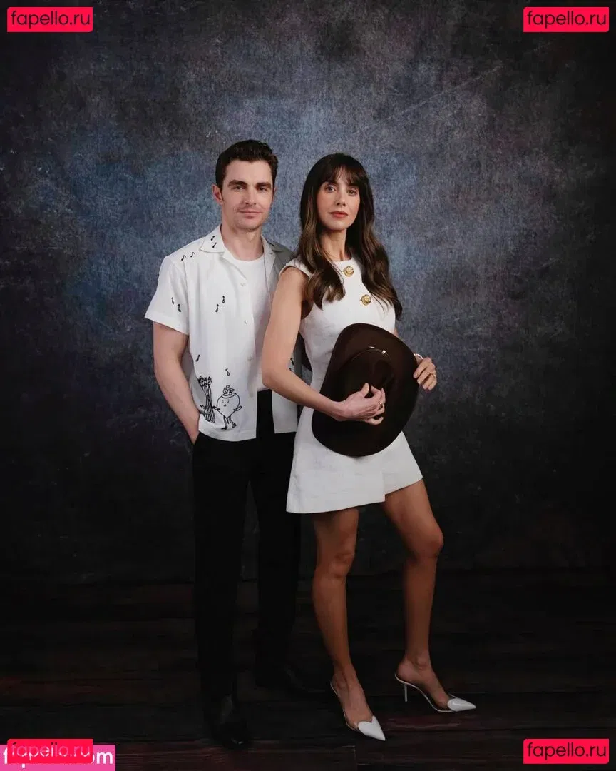 Alison Brie Onlyfans Photo Gallery 