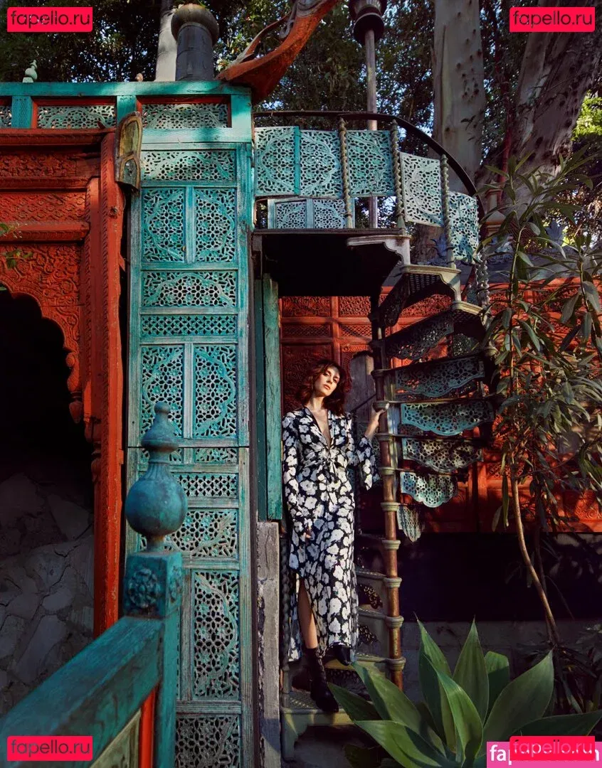 Alison Brie Onlyfans Photo Gallery 