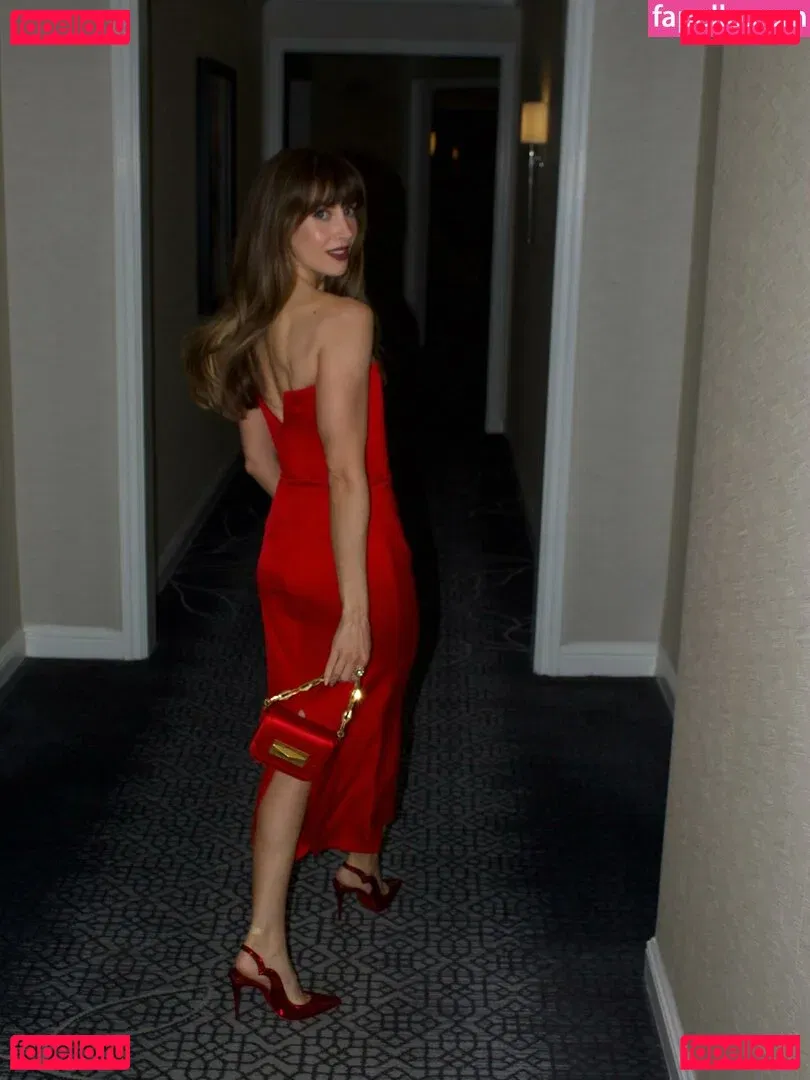 Alison Brie Onlyfans Photo Gallery 