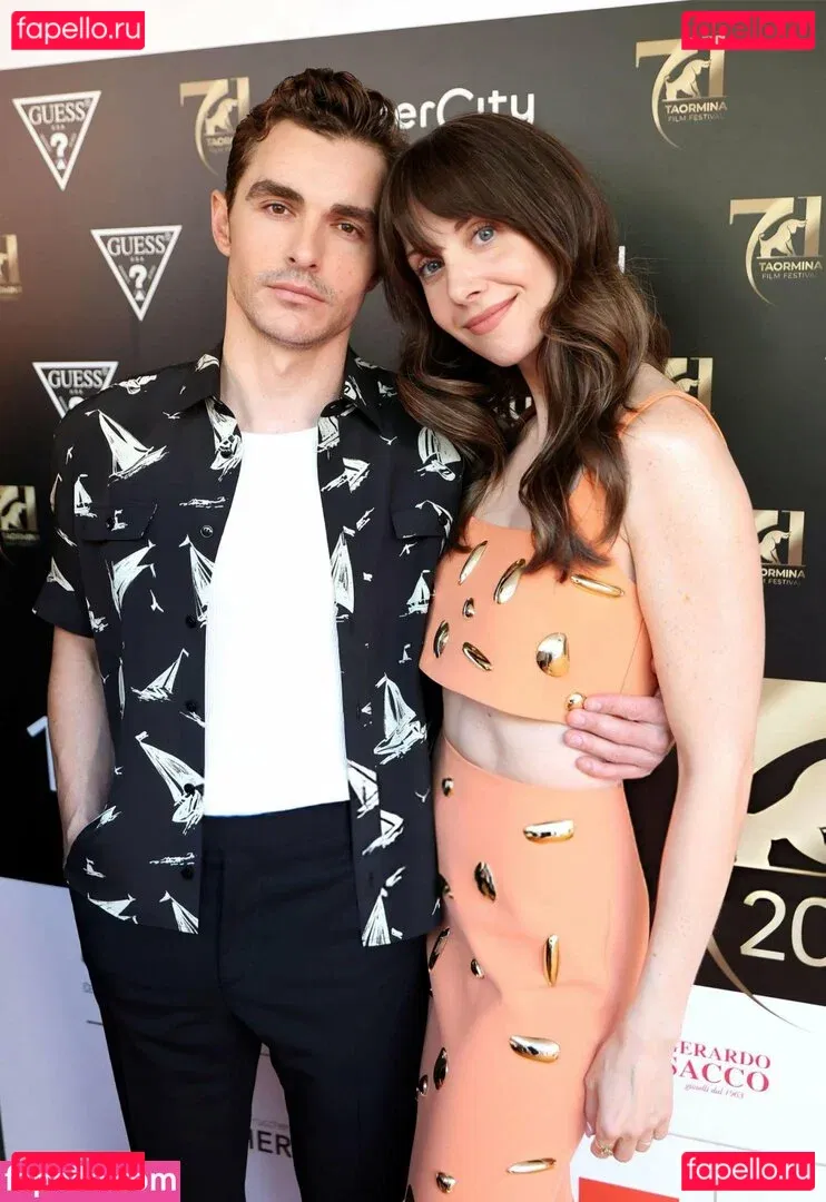 Alison Brie Onlyfans Photo Gallery 