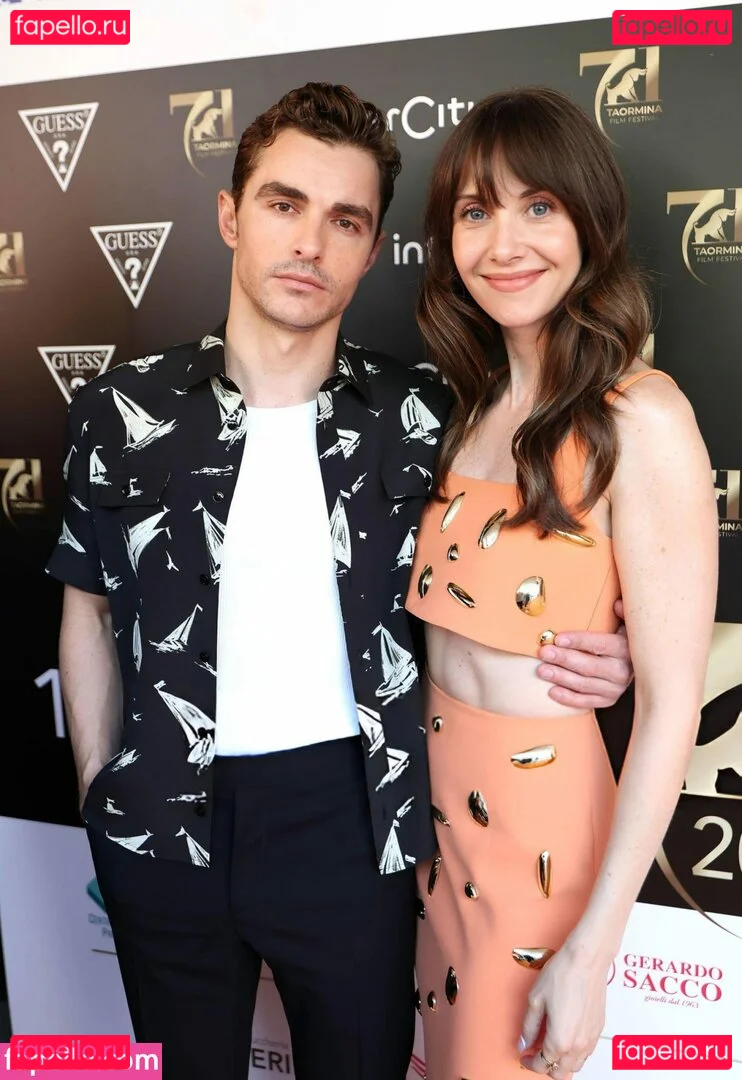 Alison Brie Onlyfans Photo Gallery 