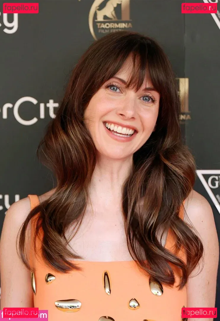 Alison Brie Onlyfans Photo Gallery 