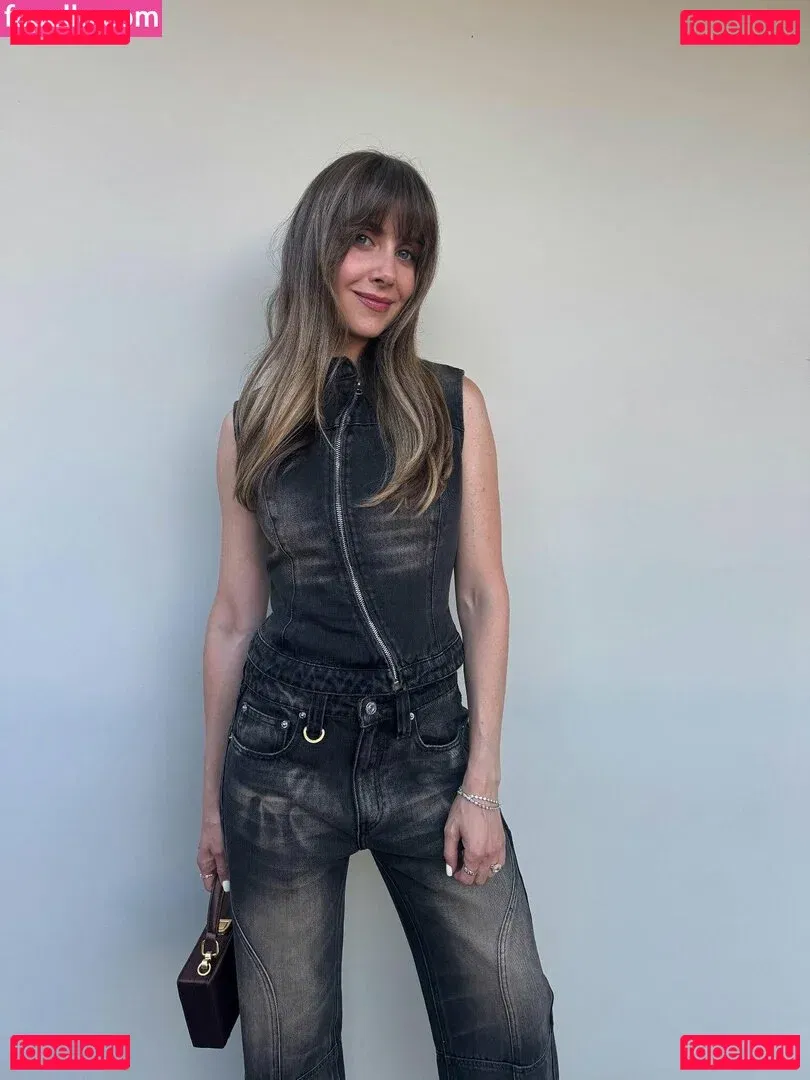 Alison Brie Onlyfans Photo Gallery 