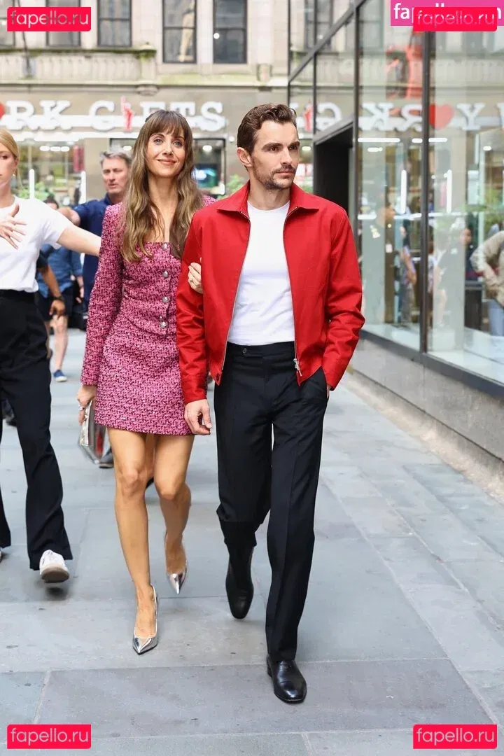 Alison Brie Onlyfans Photo Gallery 