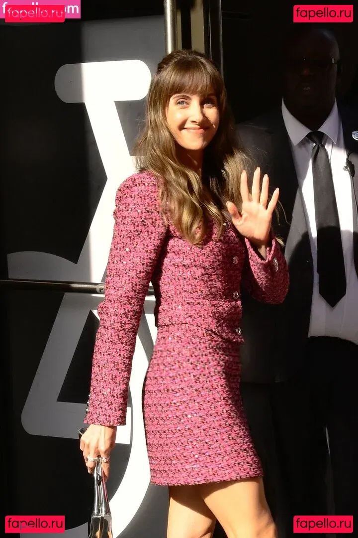 Alison Brie Onlyfans Photo Gallery 