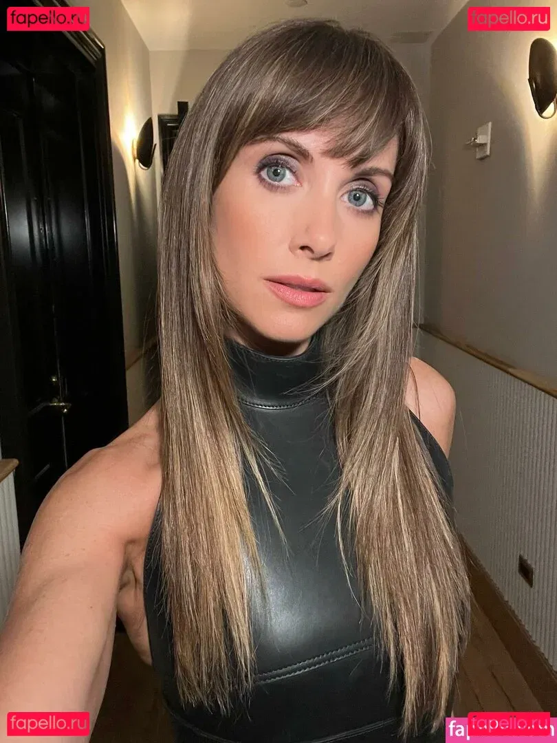 Alison Brie Onlyfans Photo Gallery 