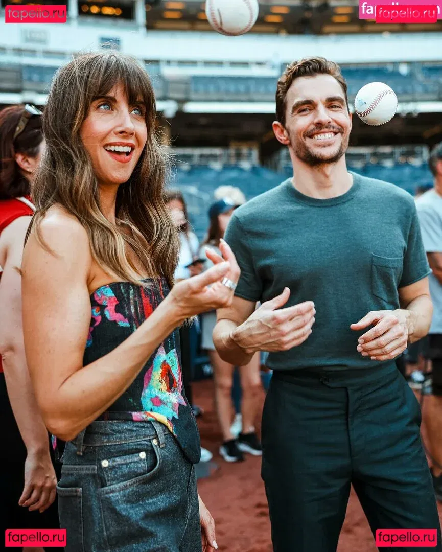 Alison Brie Onlyfans Photo Gallery 