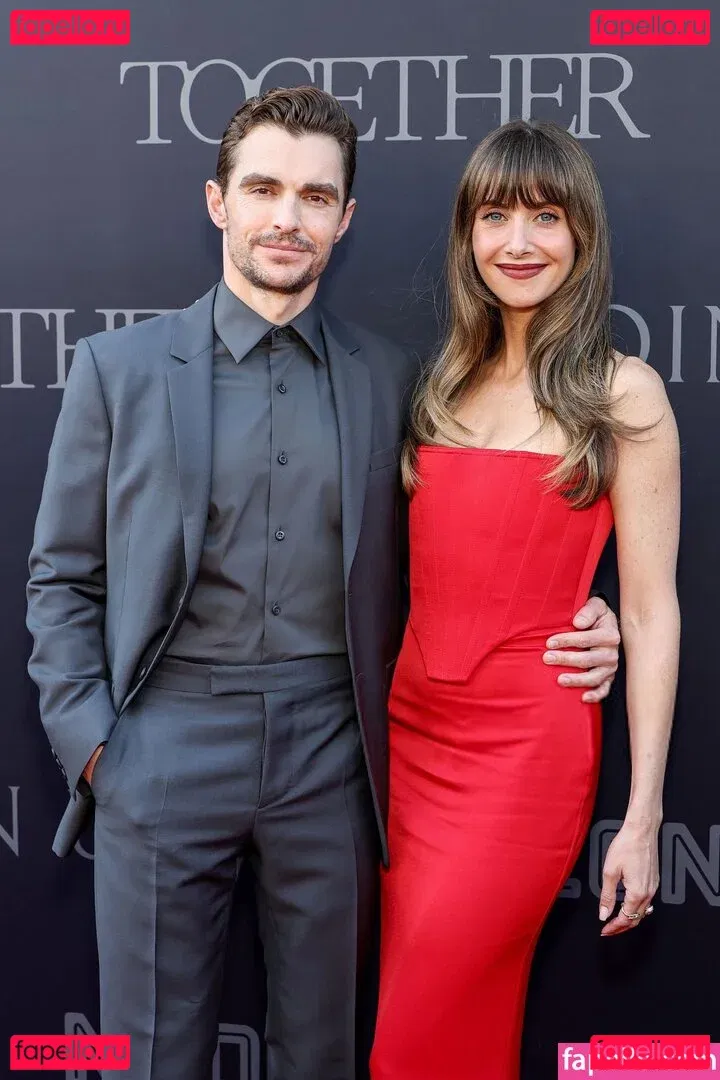 Alison Brie Onlyfans Photo Gallery 