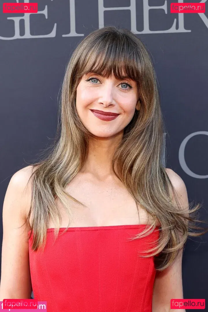 Alison Brie Onlyfans Photo Gallery 