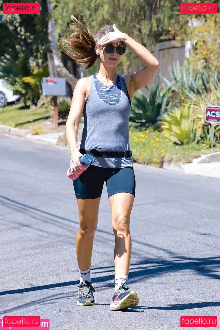 Alison Brie Onlyfans Photo Gallery 