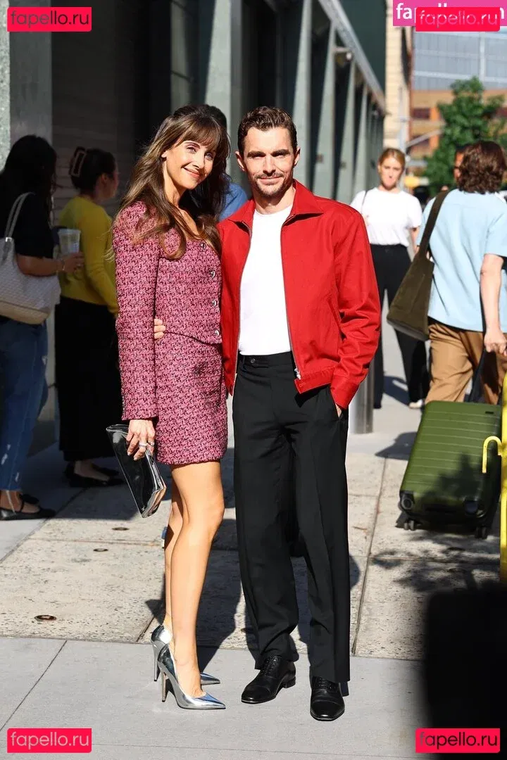 Alison Brie Onlyfans Photo Gallery 