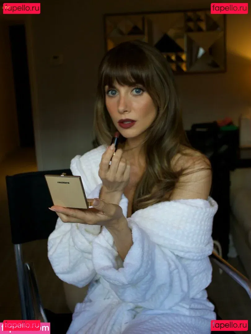 Alison Brie Onlyfans Photo Gallery 