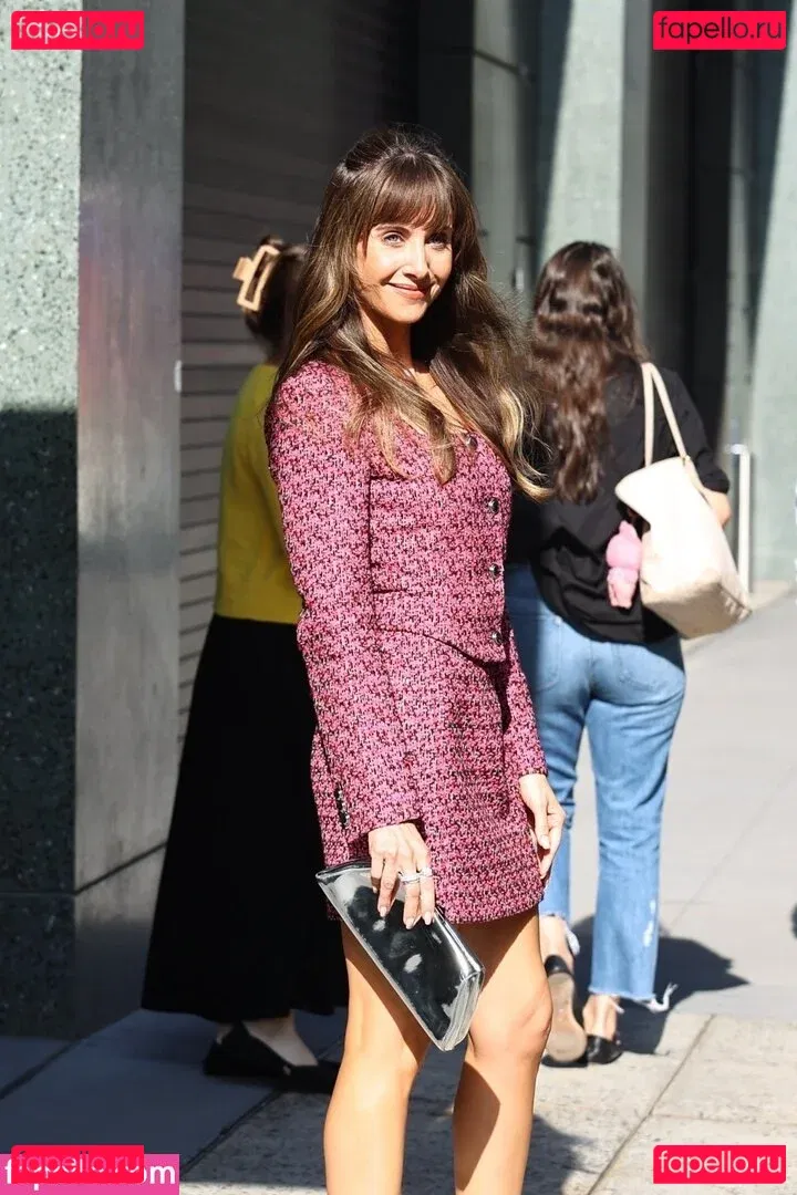 Alison Brie Onlyfans Photo Gallery 