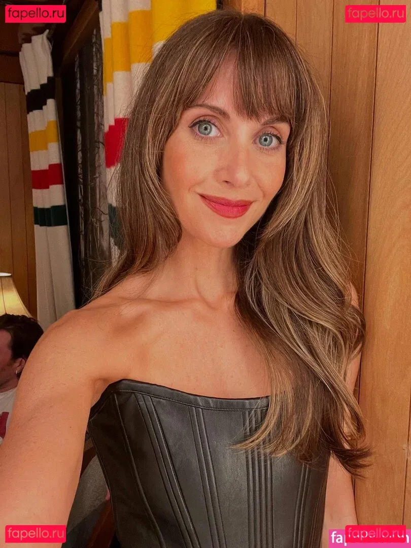 Alison Brie Onlyfans Photo Gallery 