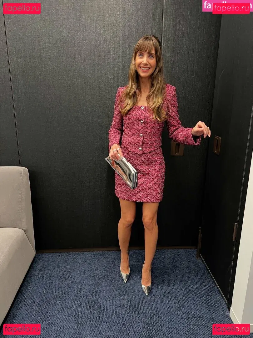 Alison Brie Onlyfans Photo Gallery 