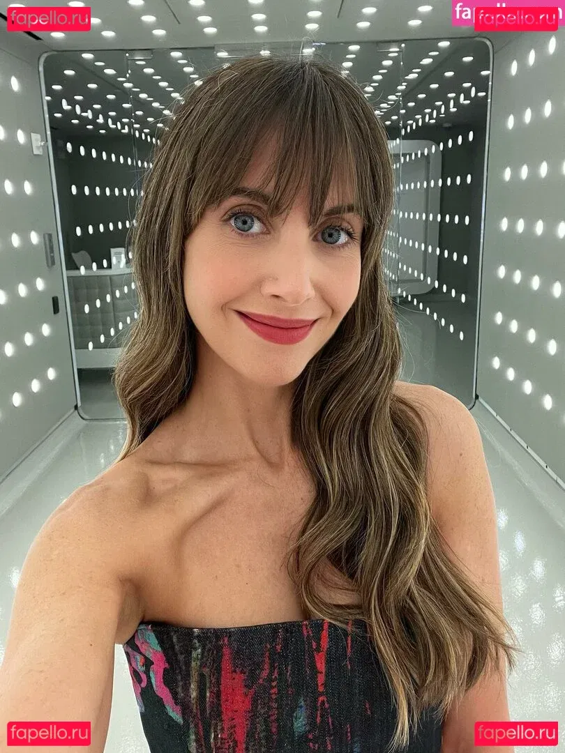 Alison Brie Onlyfans Photo Gallery 