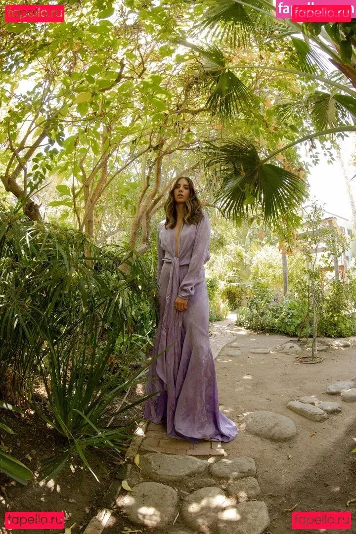 Alison Brie Onlyfans Photo Gallery 