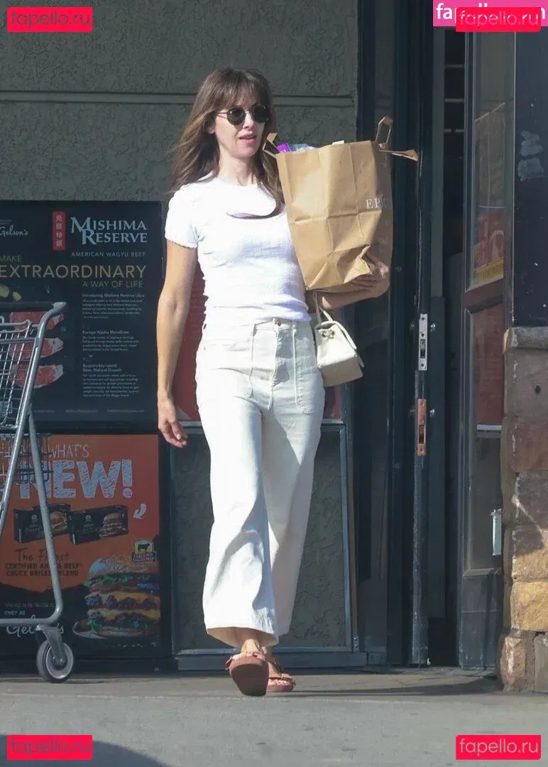 Alison Brie Onlyfans Photo Gallery 