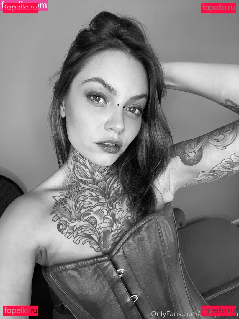 nikkyfrench Onlyfans Photo Gallery 