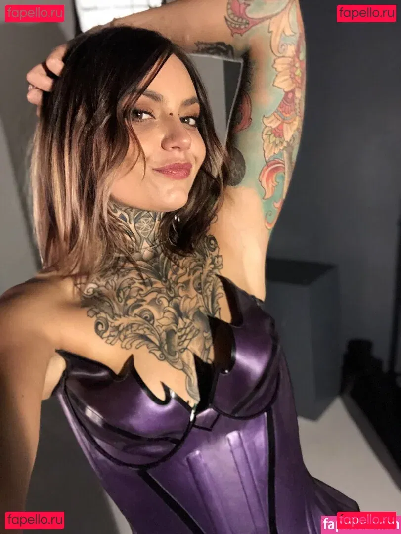 nikkyfrench Onlyfans Photo Gallery 