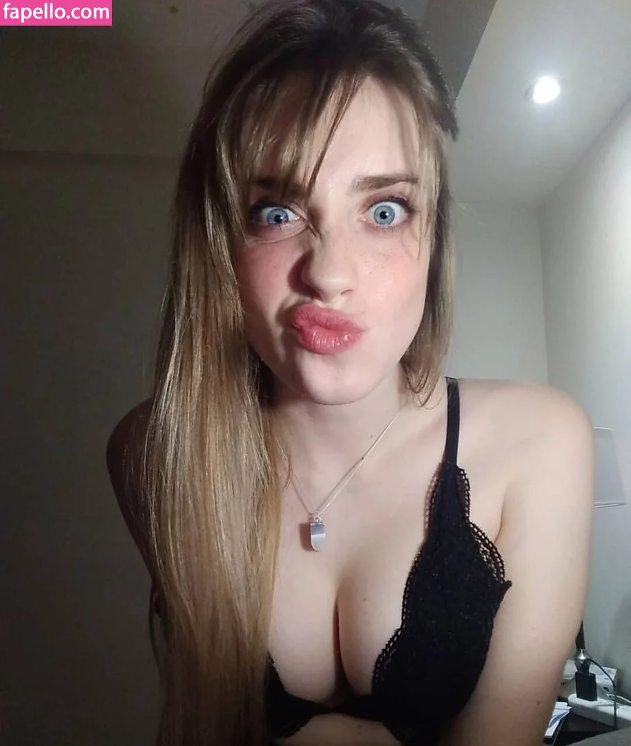 Mikumiku Onlyfans Photo Gallery 