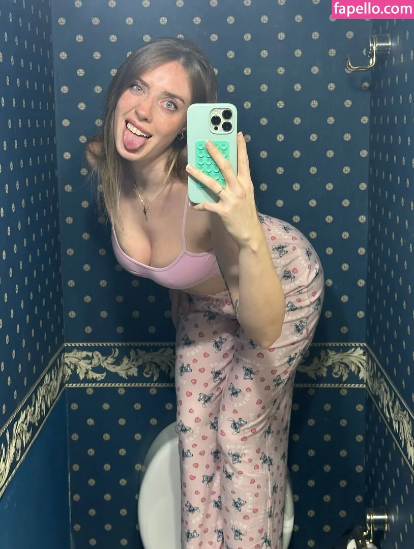 Mikumiku Onlyfans Photo Gallery 