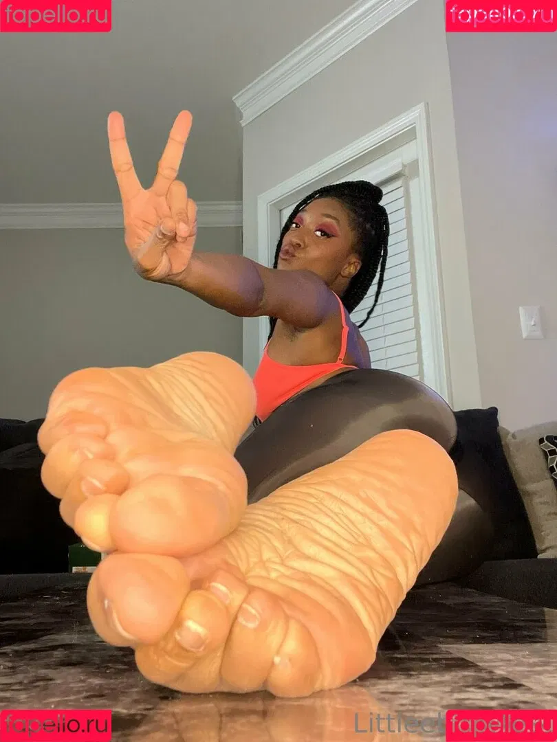 littleebonyfeet Onlyfans Photo Gallery 