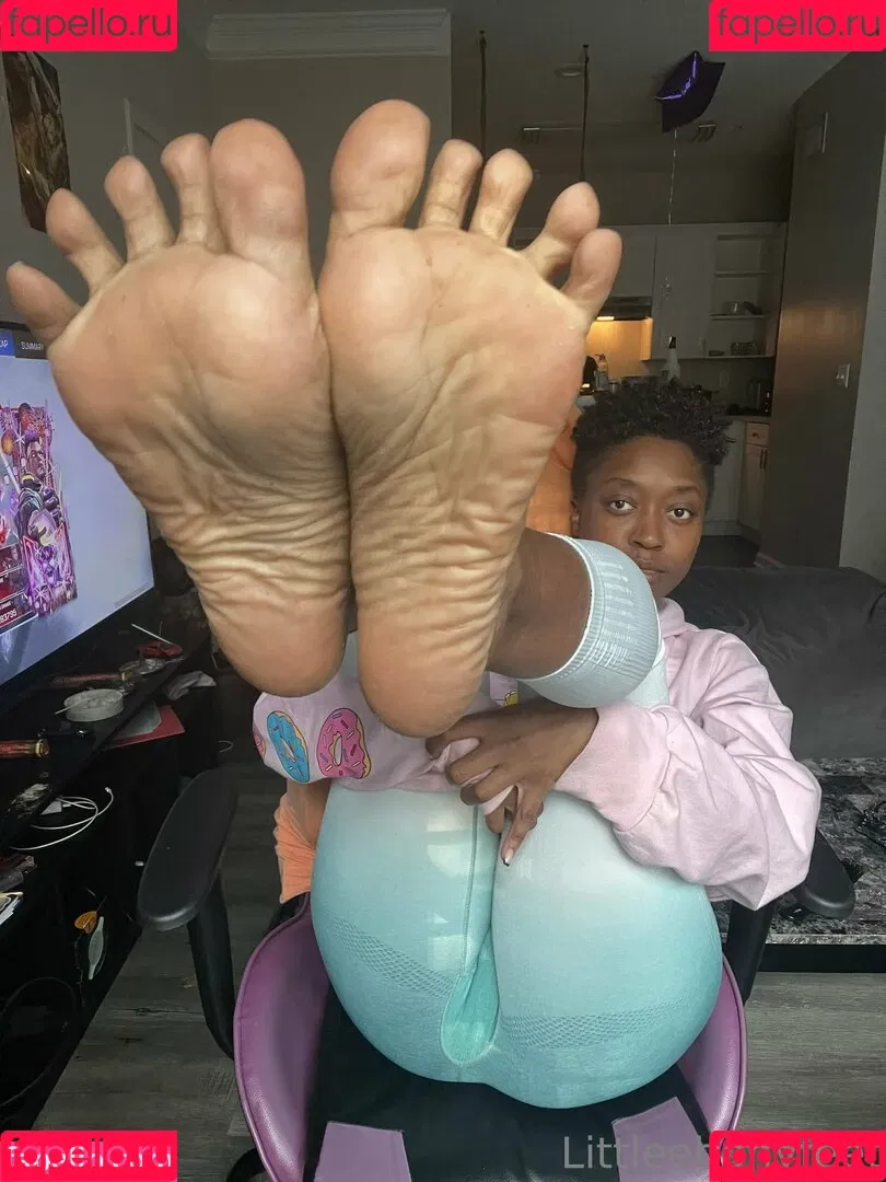 littleebonyfeet Onlyfans Photo Gallery 