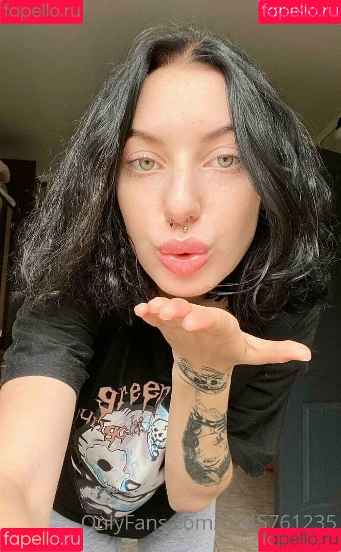 alicewonderfull Onlyfans Photo Gallery 