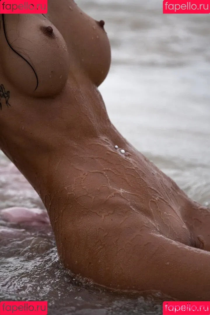 Zuri Aspiunza Onlyfans Photo Gallery 