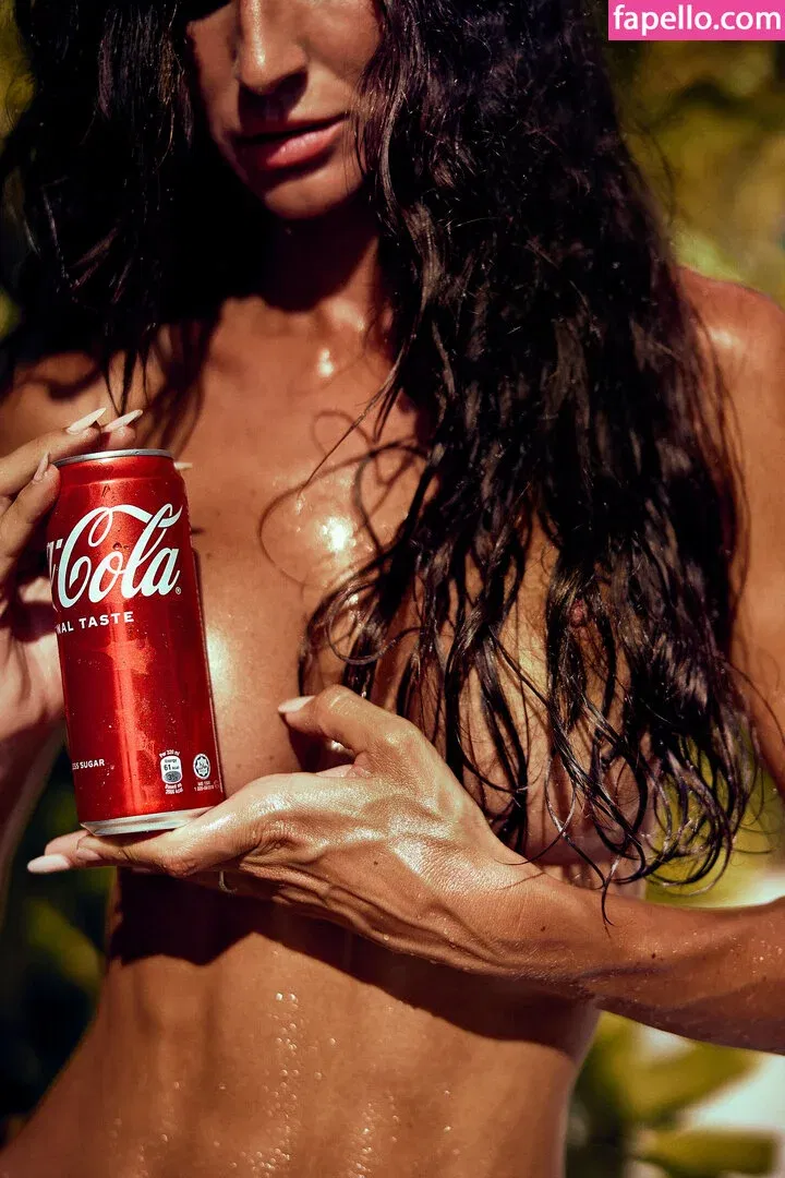 Zuri Aspiunza Onlyfans Photo Gallery 