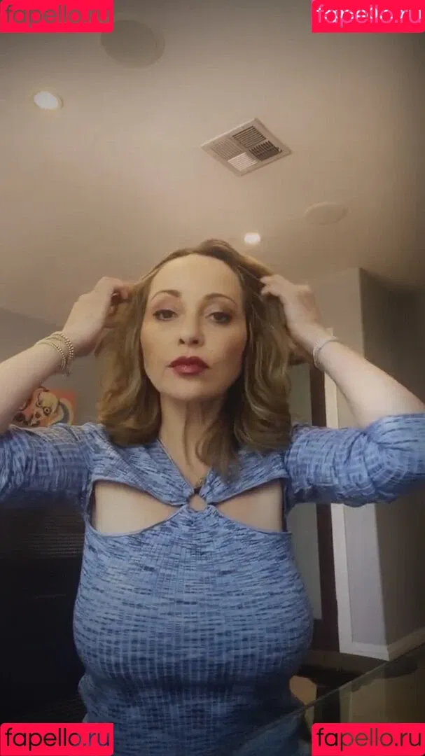 Tara Strong Onlyfans Photo Gallery 