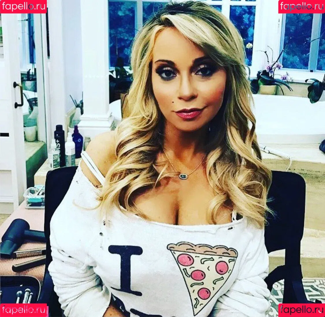 Tara Strong Onlyfans Photo Gallery 