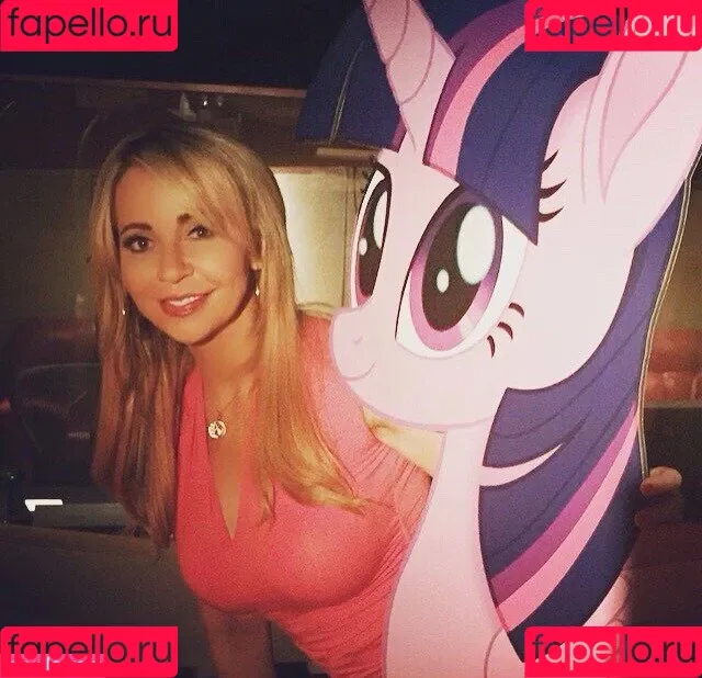Tara Strong Onlyfans Photo Gallery 