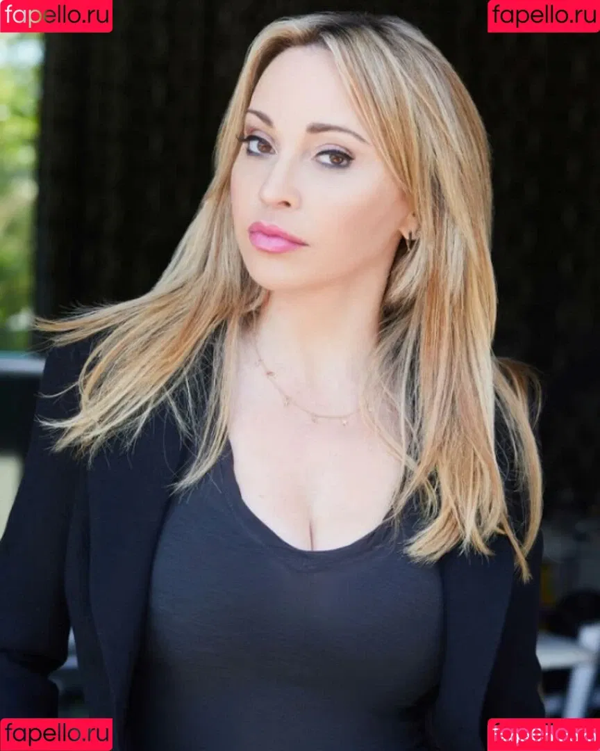 Tara Strong Onlyfans Photo Gallery 