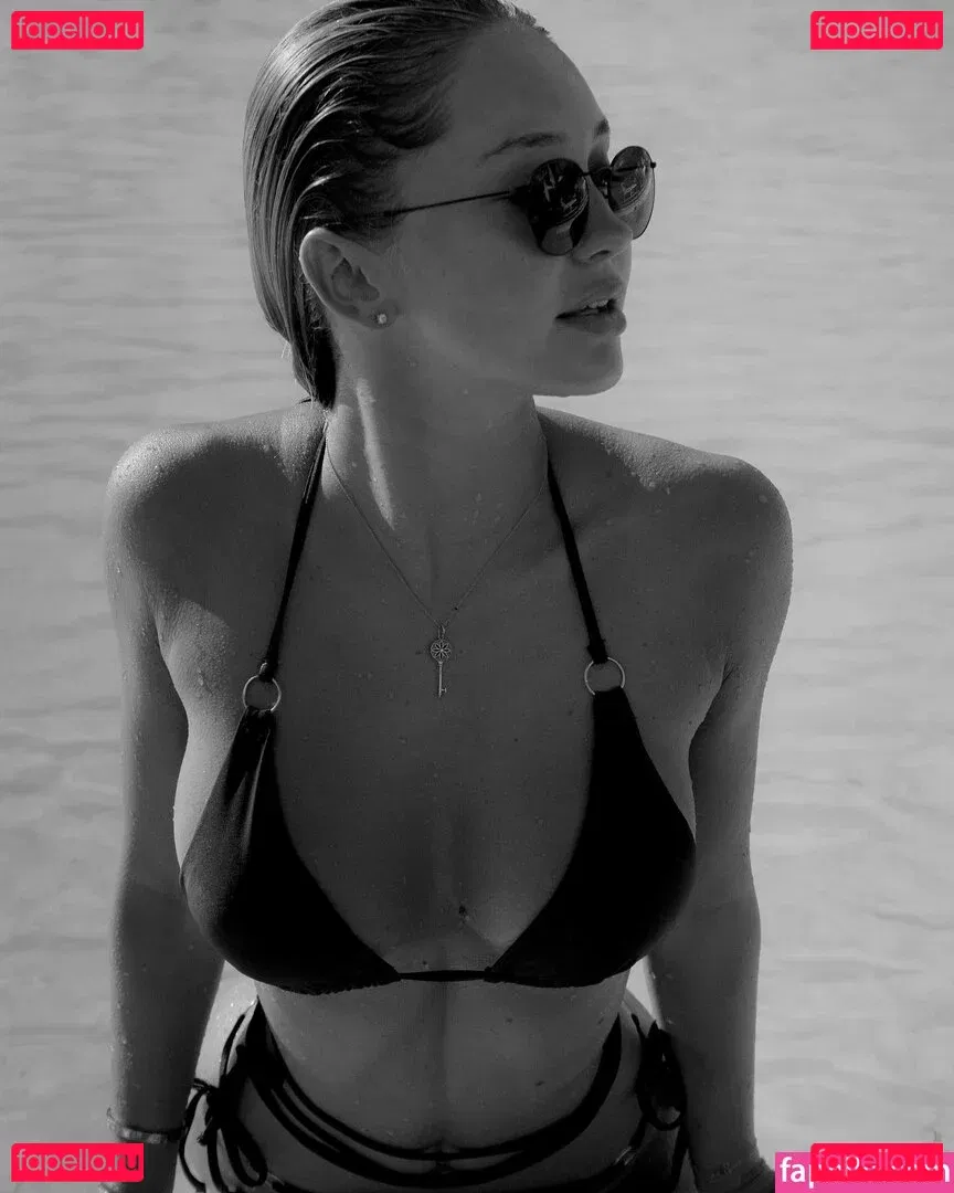 Mariah Medina Onlyfans Photo Gallery 