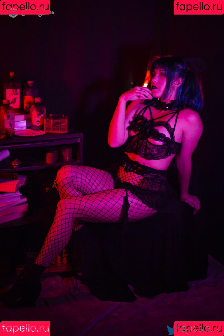 Nids Bats Onlyfans Photo Gallery 