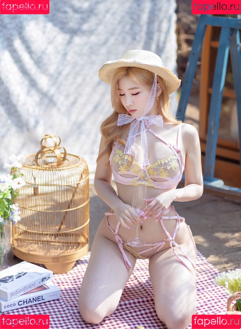 Yebin Onlyfans Photo Gallery 