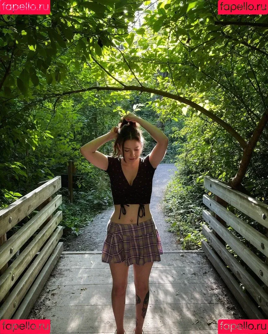 Poggledrop Onlyfans Photo Gallery 