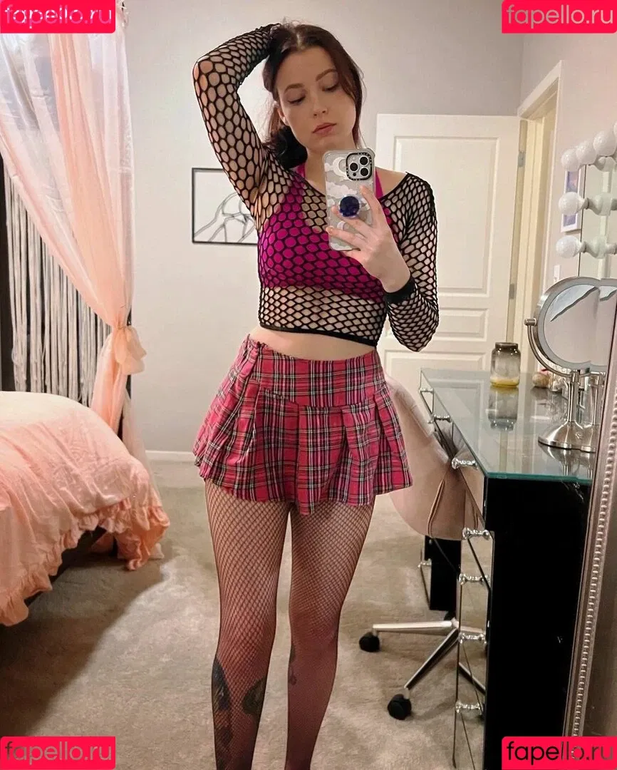 Poggledrop Onlyfans Photo Gallery 