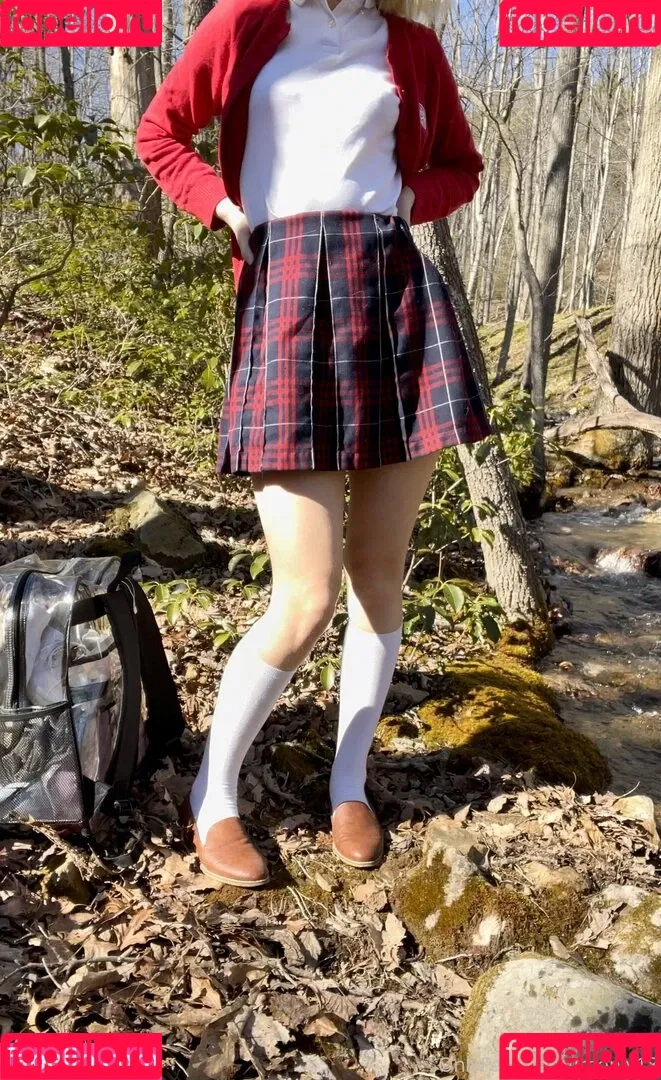 imonly18 Onlyfans Photo Gallery 