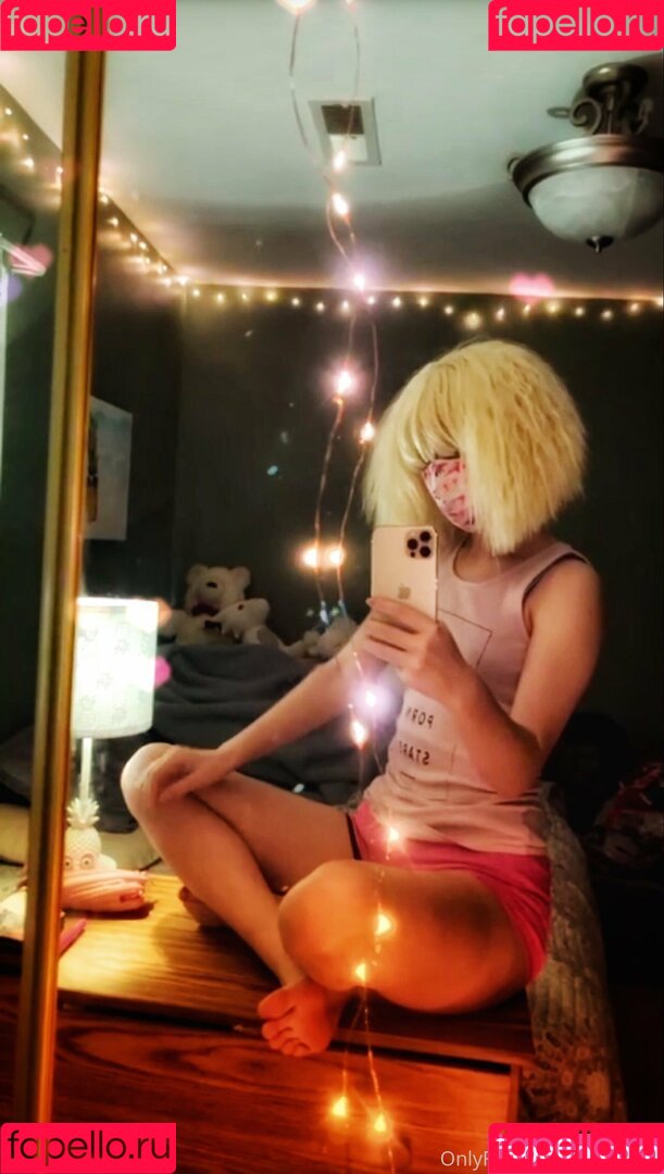 imonly18 Onlyfans Photo Gallery 