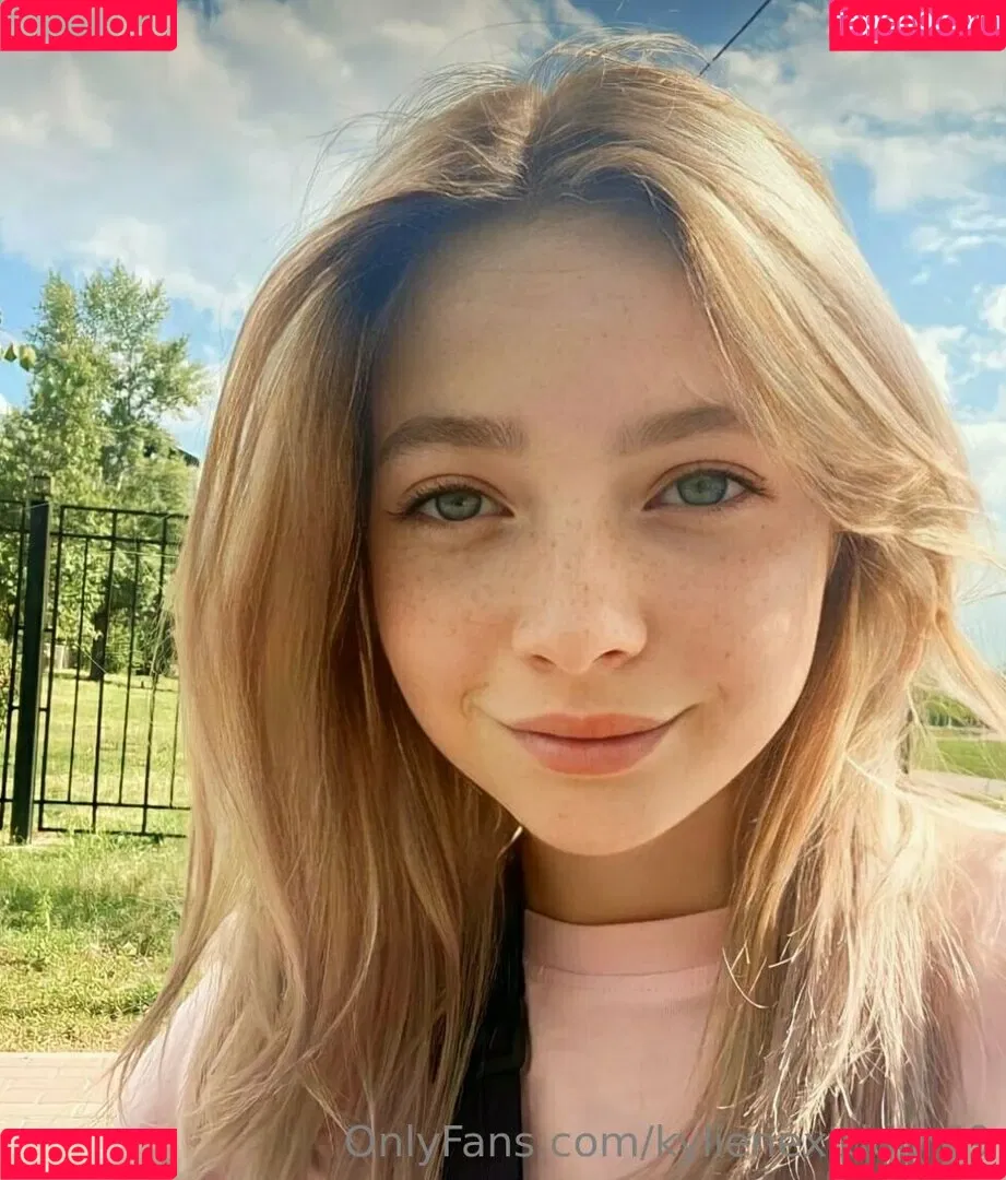 kylienextdoor69 Onlyfans Photo Gallery 