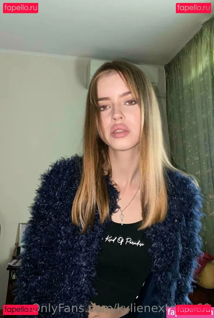 kylienextdoor69 Onlyfans Photo Gallery 