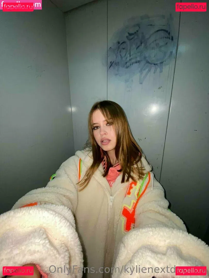 kylienextdoor69 Onlyfans Photo Gallery 
